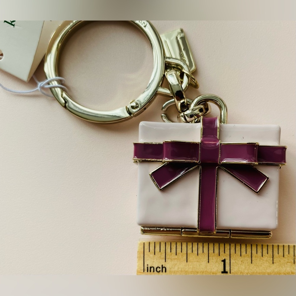 Kate Spade Gift Box Mirror Bag Charm / Keychain - Picture 8 of 11